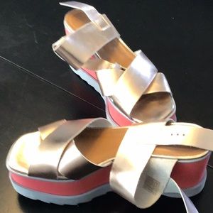 Free people platform size 38(7.5 to 8)